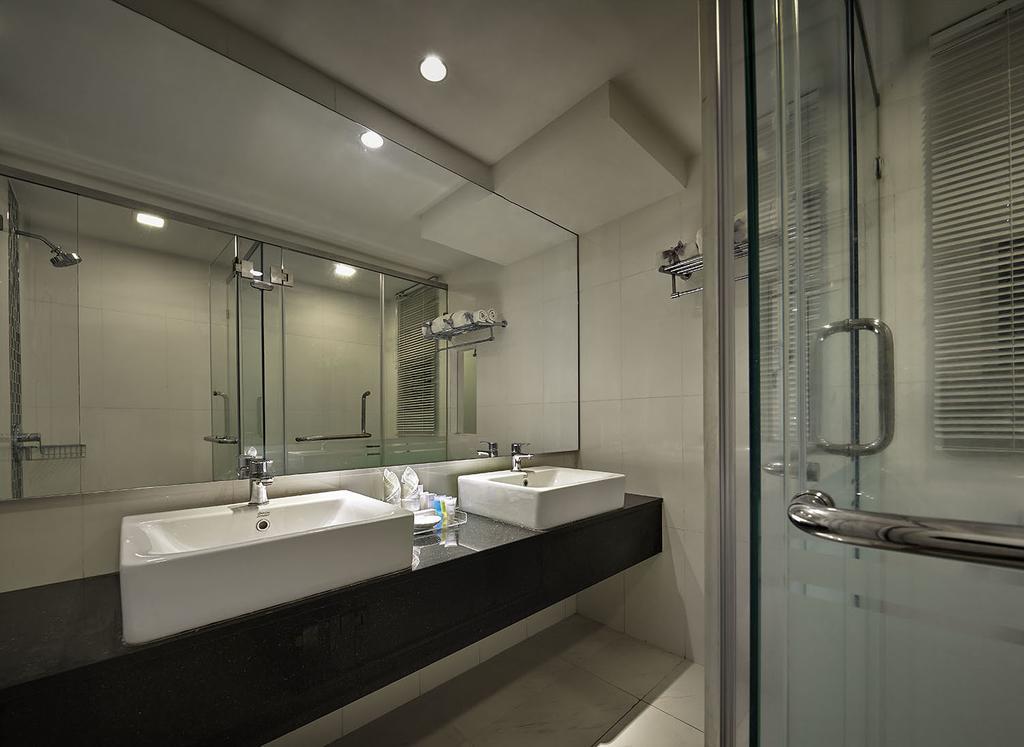 Maritime Luxury Suites George Town Exterior foto
