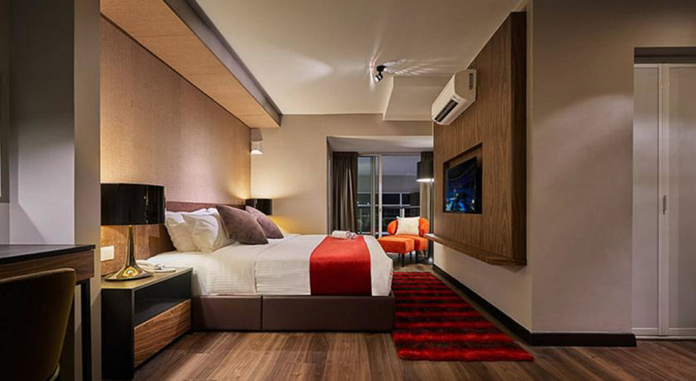 Maritime Luxury Suites George Town Exterior foto